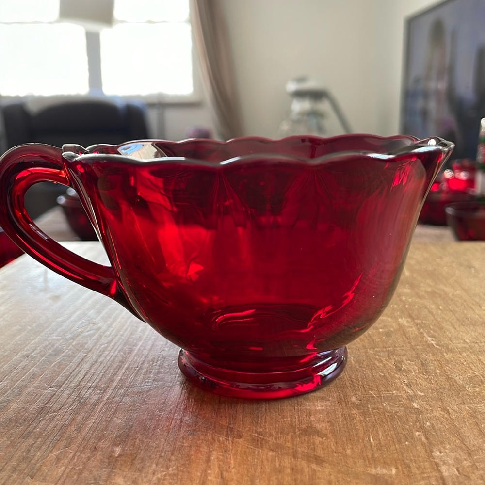 🌎MARTINSVILLE RED GLASS  4 Cups available Price for each cup